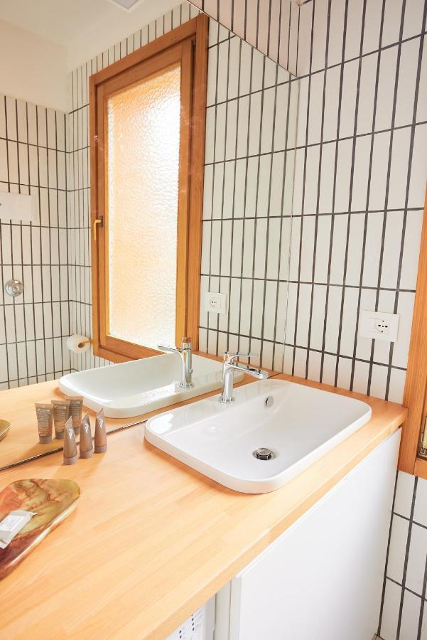 Italian Design Small Attic Bologna Esterno foto